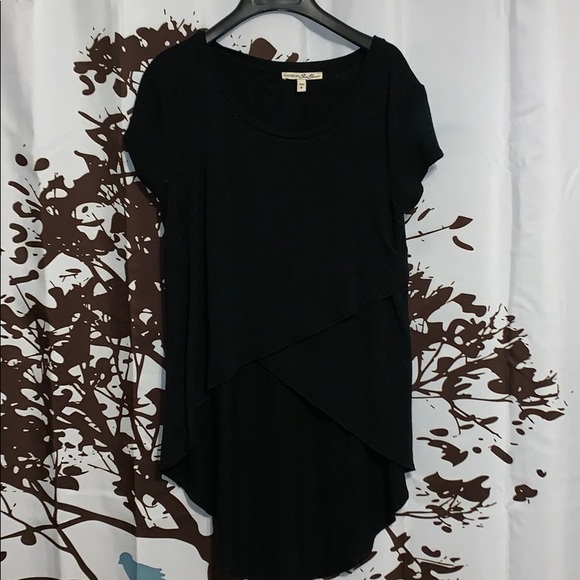 Black top (short in front long in back) - Picture 1 of 6